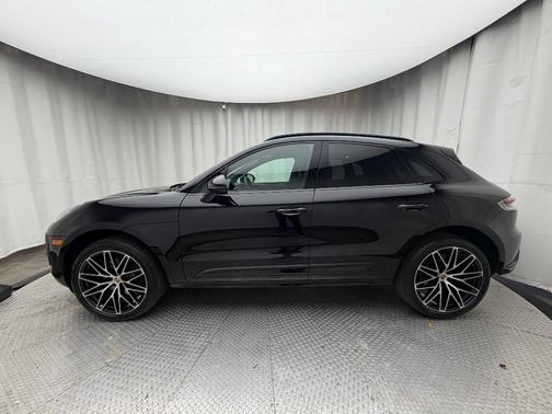 2023 Porsche Macan T