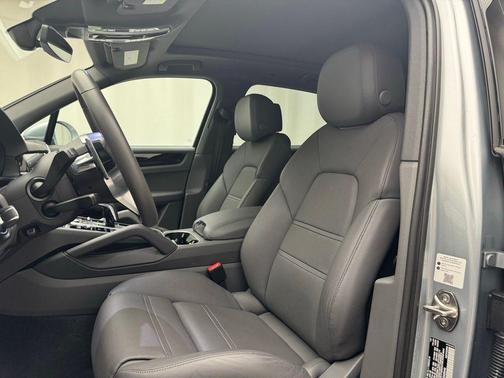 2022 Porsche Cayenne Platinum Edition