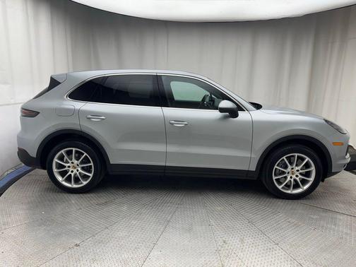 2022 Porsche Cayenne Platinum Edition