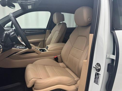2022 Porsche Cayenne Platinum Edition