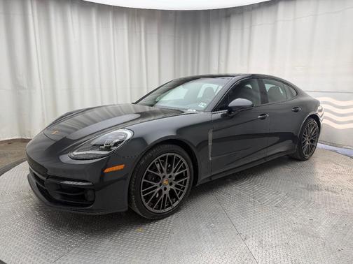 2023 Porsche Panamera 4 Platinum Edition