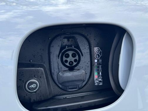 2025 Porsche Macan Electric Base