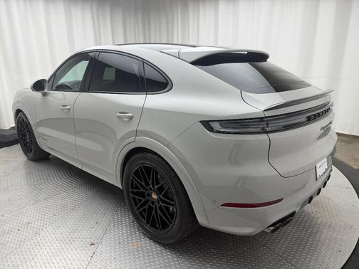 2026 Porsche Cayenne GTS