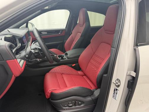 2026 Porsche Cayenne GTS