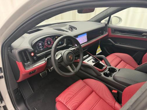 2026 Porsche Cayenne GTS