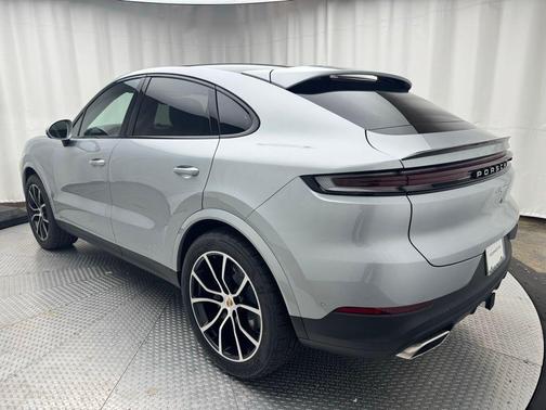 2025 Porsche Cayenne AWD