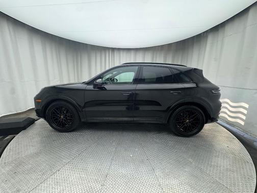 2025 Porsche Cayenne GTS