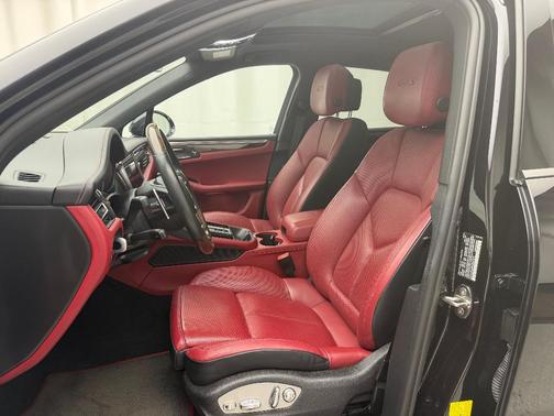 2023 Porsche Macan GTS