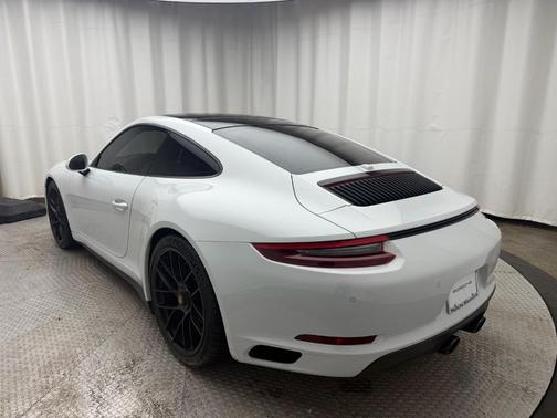 2017 Porsche 911 Carrera GTS