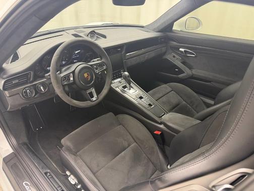 2017 Porsche 911 Carrera GTS