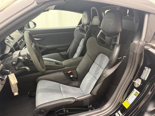 2025 Porsche 718 Spyder RS