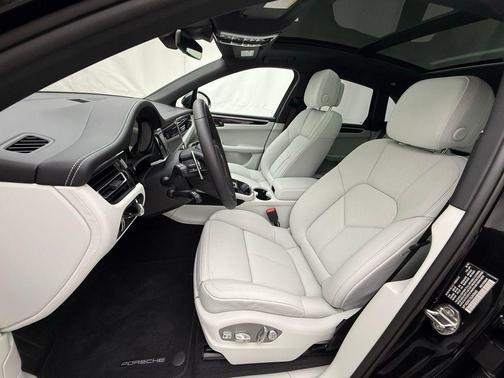 2025 Porsche Macan S