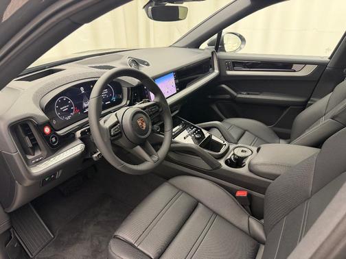 2026 Porsche Cayenne AWD