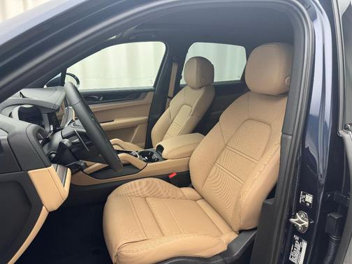 2026 Porsche Cayenne AWD