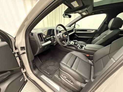 2026 Porsche Cayenne Base