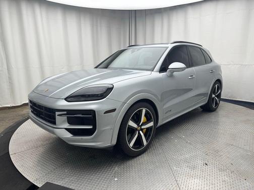 2025 Porsche Cayenne GTS