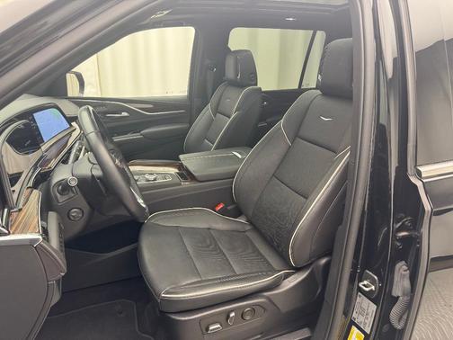 2022 Cadillac Escalade ESV Premium Luxury