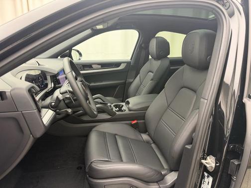 2026 Porsche Cayenne AWD