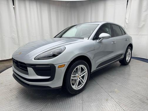 2025 Porsche Macan Base