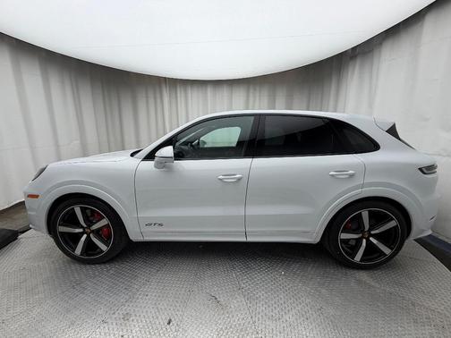 2026 Porsche Cayenne GTS
