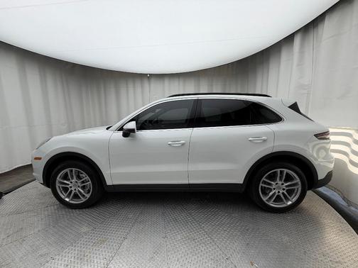 2023 Porsche Cayenne Platinum Edition