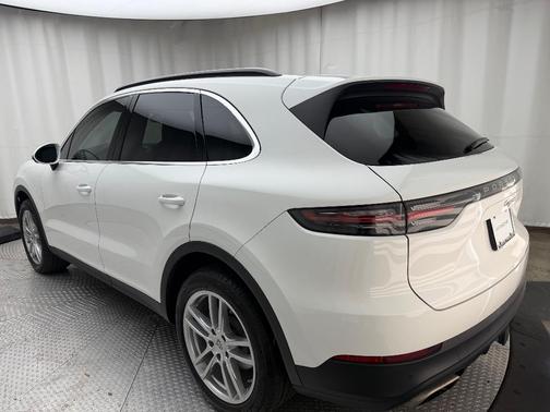 2023 Porsche Cayenne Platinum Edition