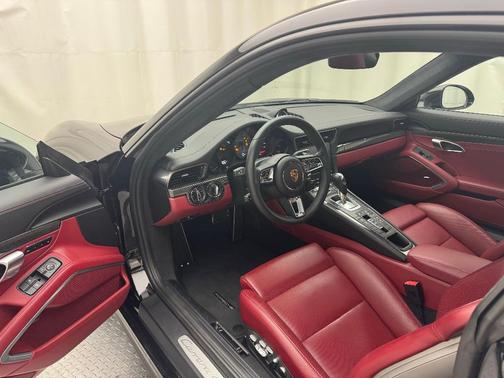 2019 Porsche 911 Carrera 4S