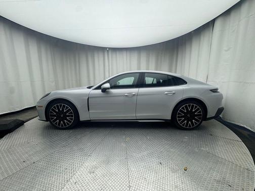 2025 Porsche Panamera Base