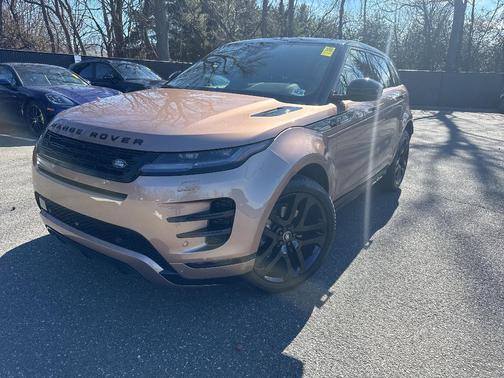 Corinthian Bronze 2024 Land Rover Range Rover Evoque Dynamic SE