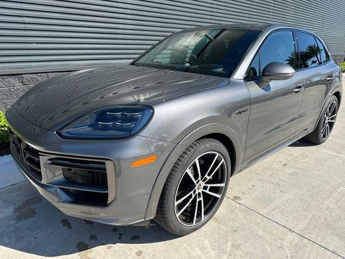 2025 Porsche Cayenne Turbo