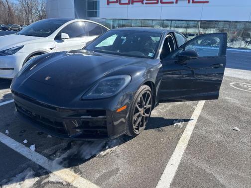 2024 Porsche Panamera 4