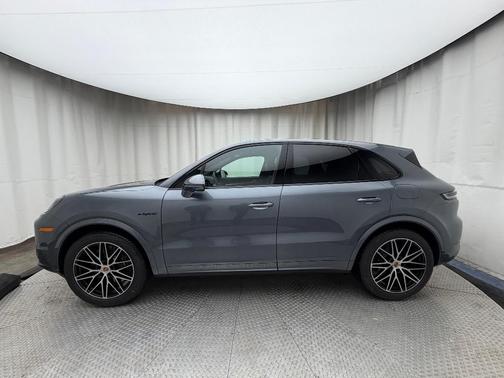 2026 Porsche Cayenne AWD