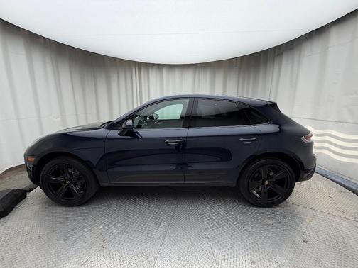 2022 Porsche Macan Base