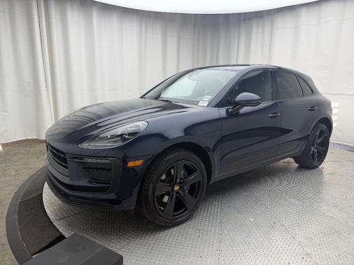 2022 Porsche Macan Base