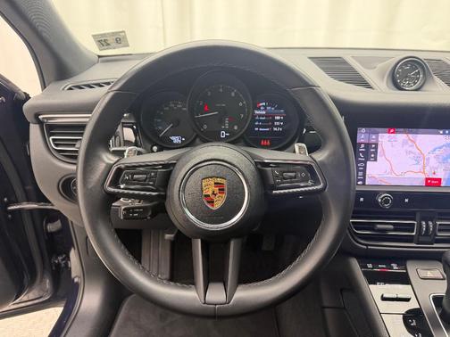 2022 Porsche Macan Base