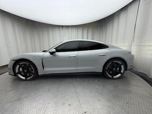 2022 Porsche Taycan Base