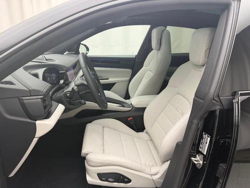 2025 Porsche Macan 4