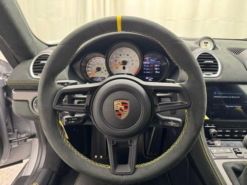 2025 Porsche 718 Cayman GT4 RS