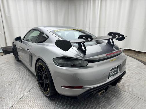2025 Porsche 718 Cayman GT4 RS