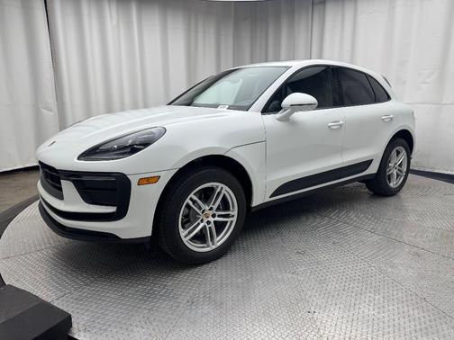 2026 Porsche Macan Base