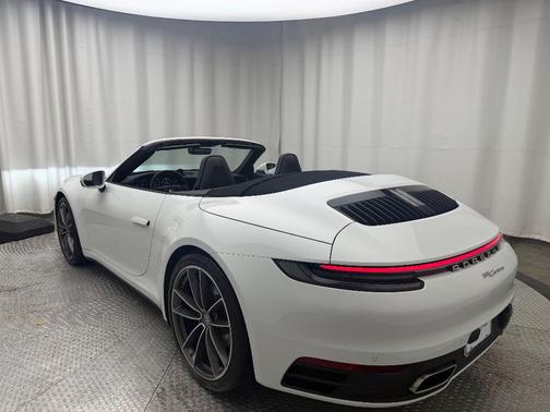 2022 Porsche 911 Carrera