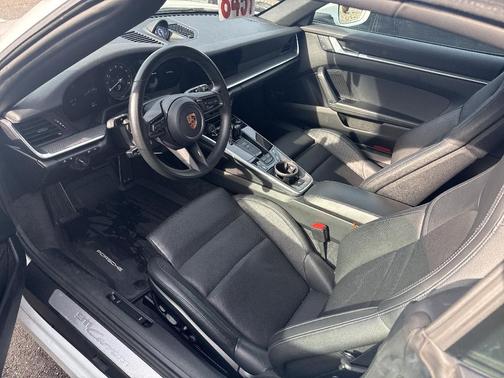 2022 Porsche 911 Carrera