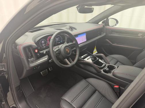 2026 Porsche Cayenne GTS