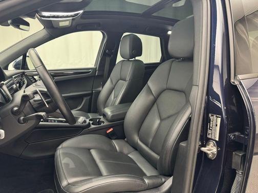 2022 Porsche Macan S