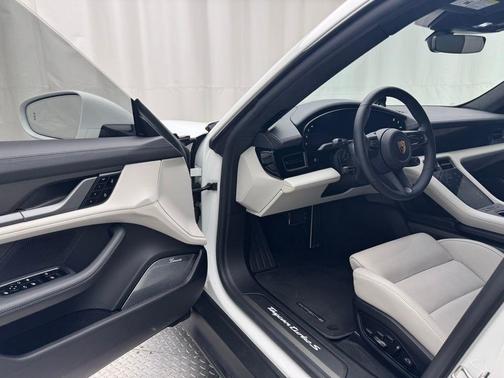 2021 Porsche Taycan Turbo S