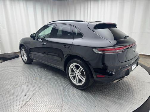 2022 Porsche Macan Base