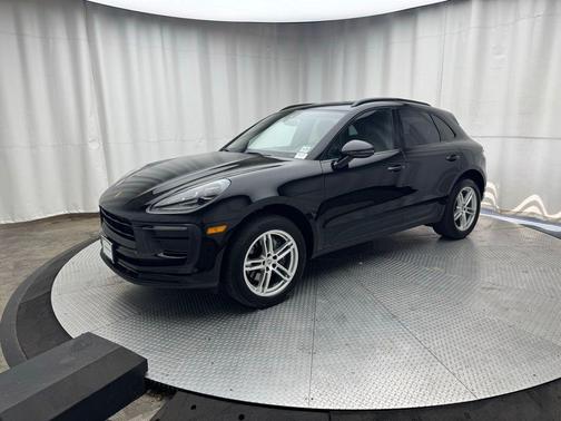 2022 Porsche Macan Base