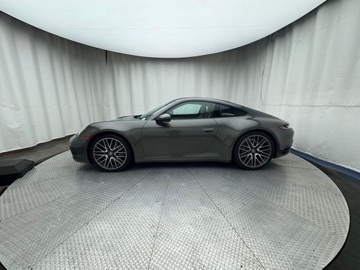 2022 Porsche 911 Carrera 4