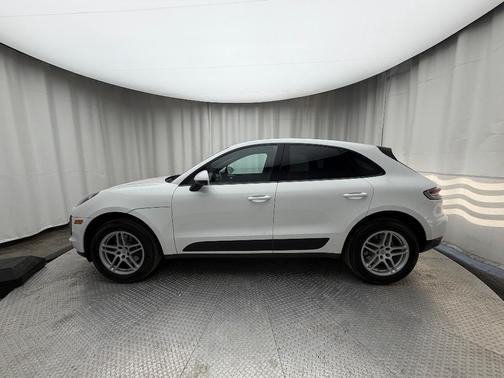 2020 Porsche Macan Base