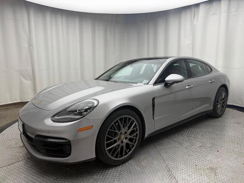 2023 Porsche Panamera 4